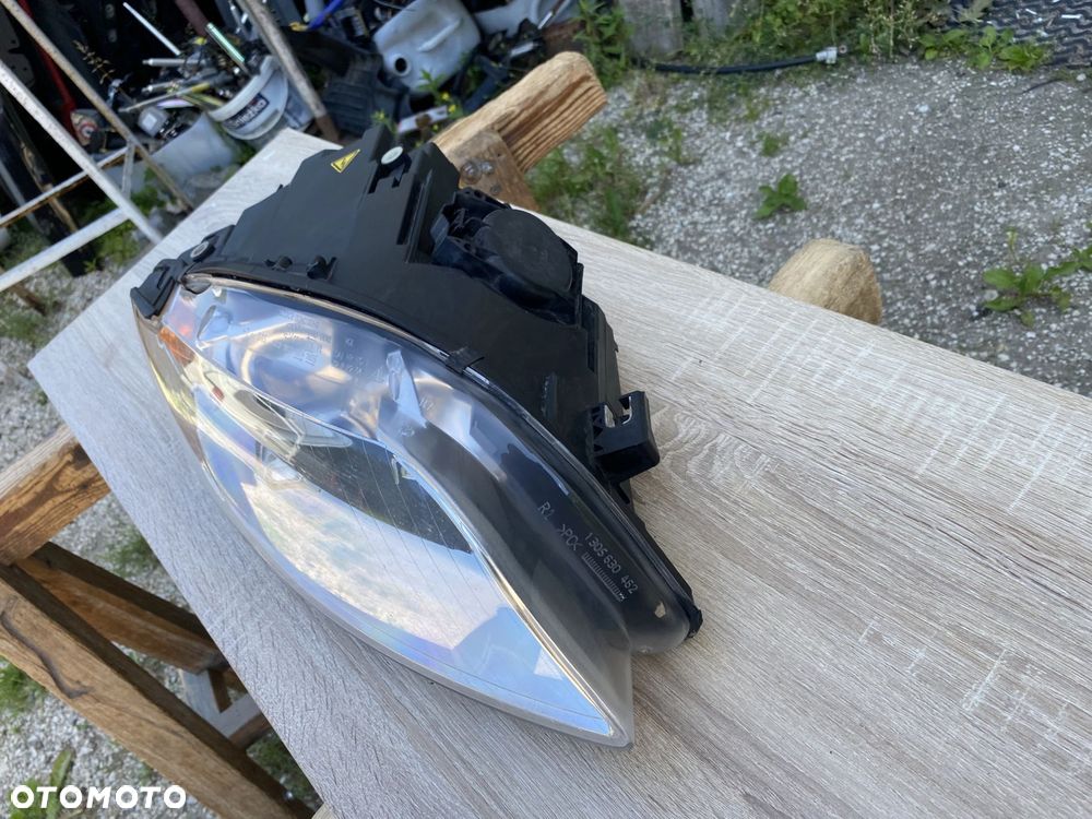 LAMPA PRZEDNIA PRAWA AUDI A4 B7 8E0 04-07 8E0941004AM - 3