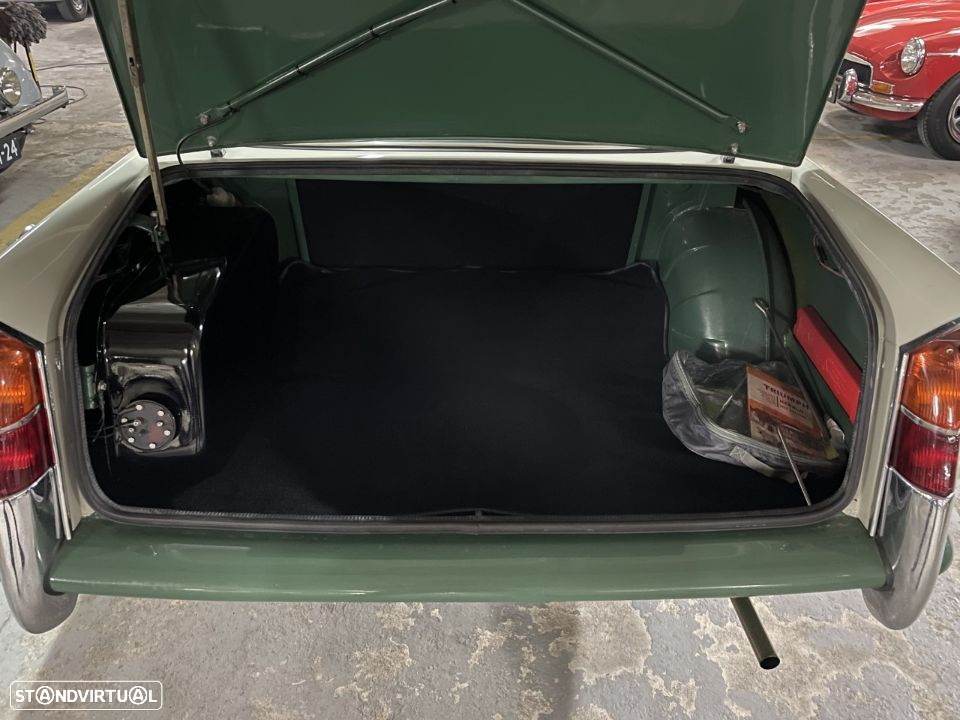 Triumph Herald - 12