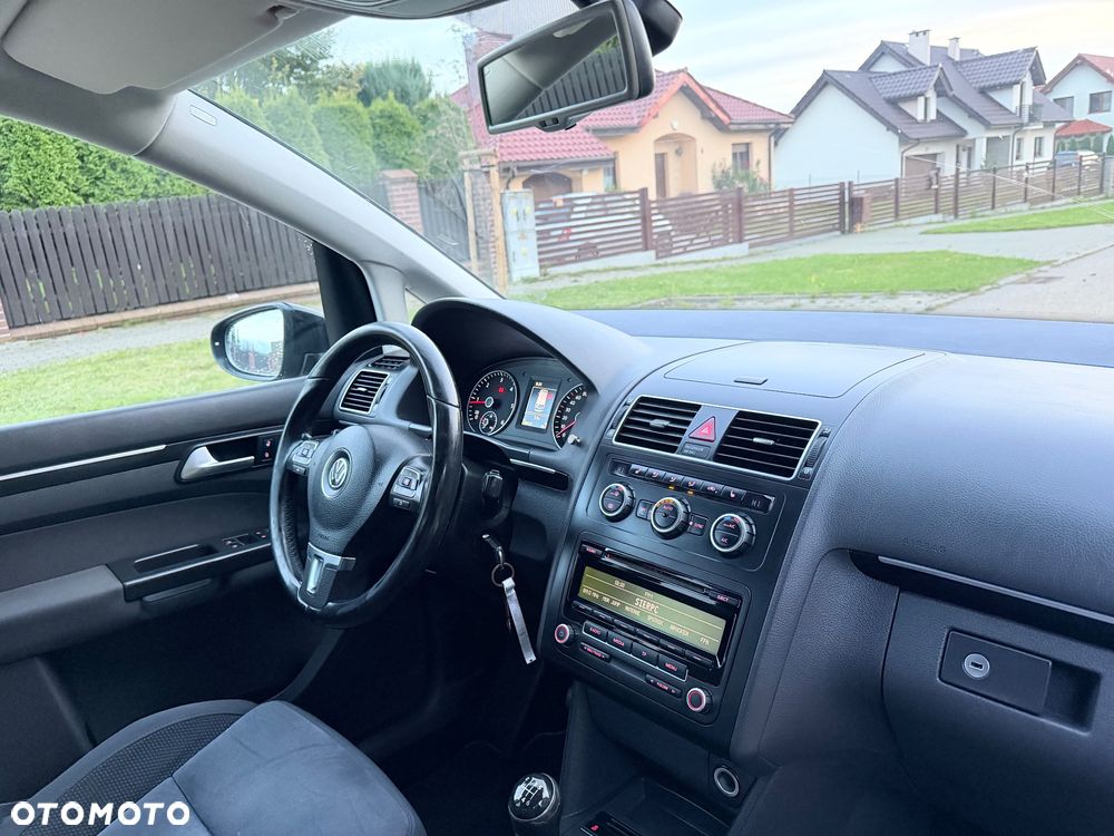 Volkswagen Touran - 19