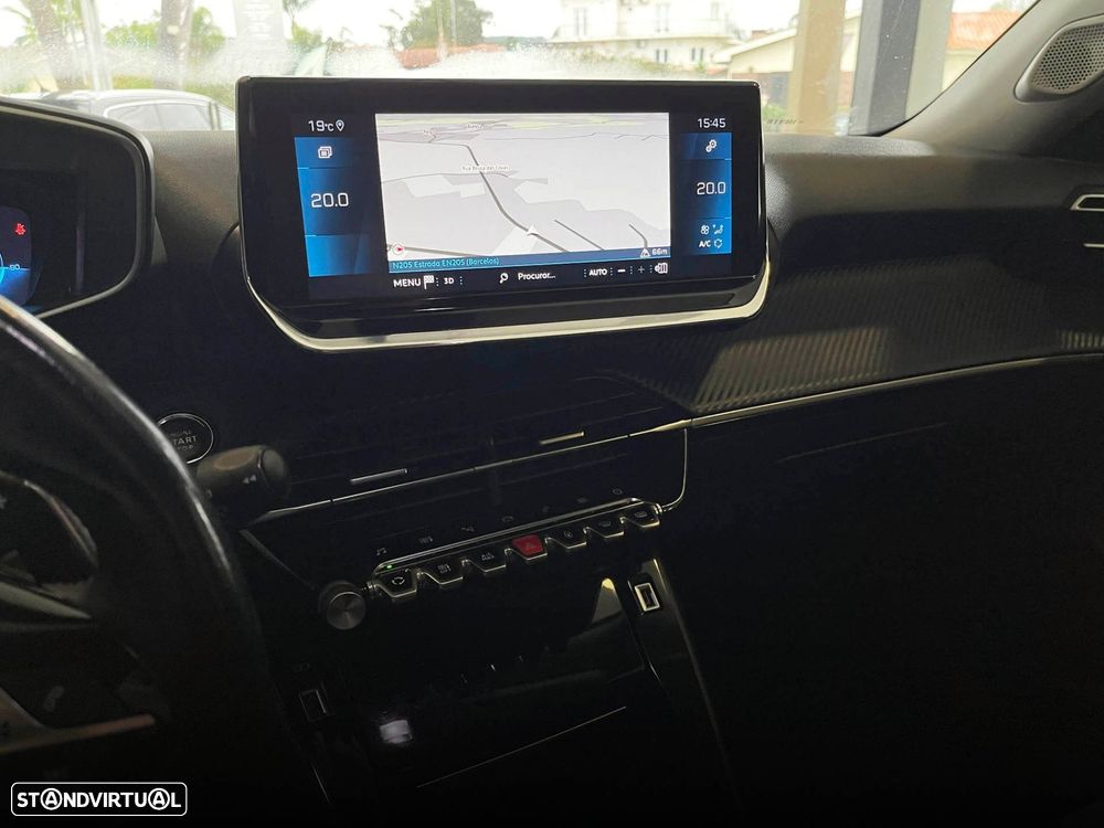 Peugeot 2008 1.2 PureTech Allure Pack EAT8 - 36