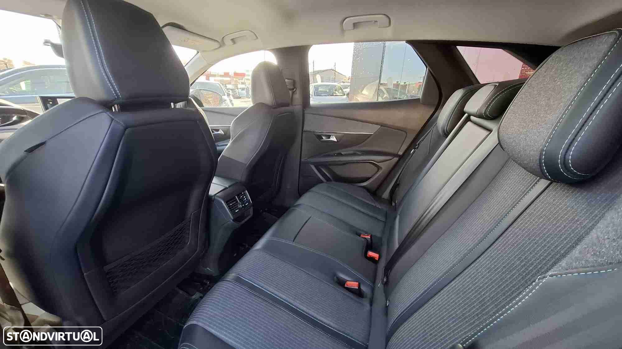 Peugeot 3008 1.6 Hybrid Allure Pack e-EAT8 - 19