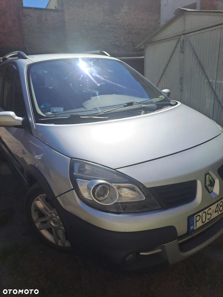 Renault Scenic 2.0 16V Emotion - 1