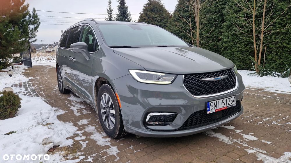 Chrysler Pacifica - 1