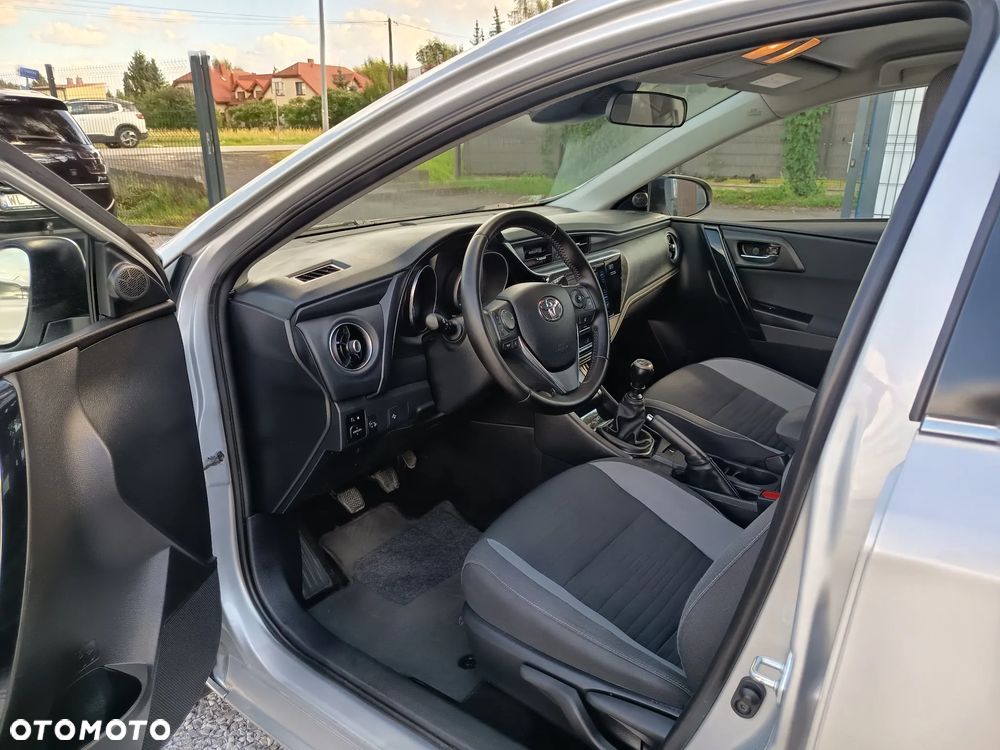 Toyota Auris 1.33 VVT-i Premium - 11
