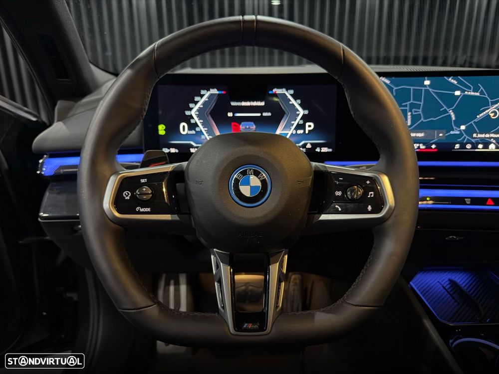 BMW i5 eDrive40 Pack Desportivo M - 21