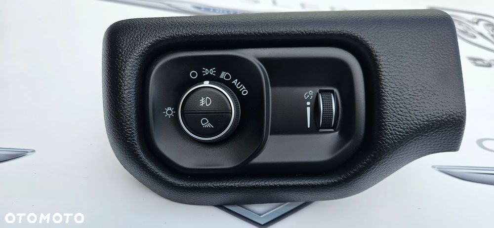 RAM 1500 V 5 2019- Przełącznik Panel świateł Włącznik P68156065AC - 2