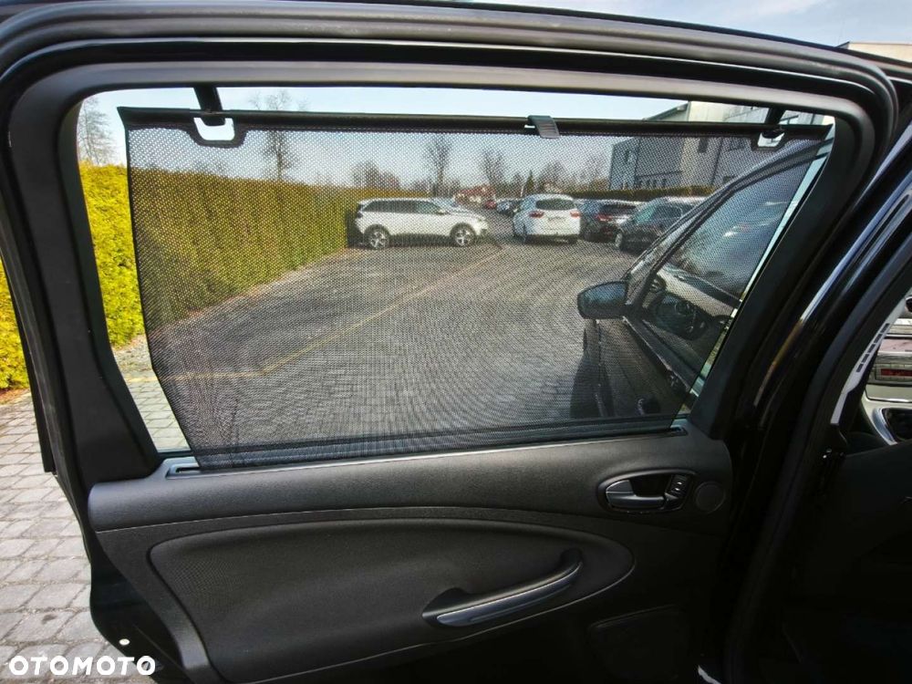 Ford S-Max - 17