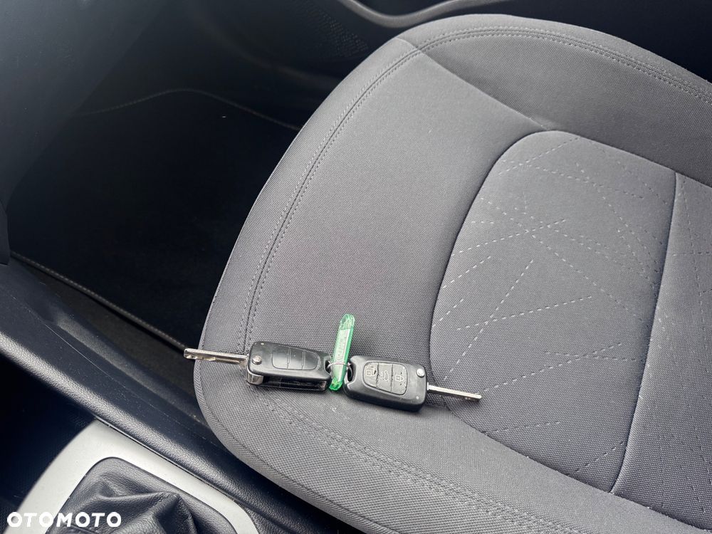 Kia Rio 1.2 Edition 7 - 17