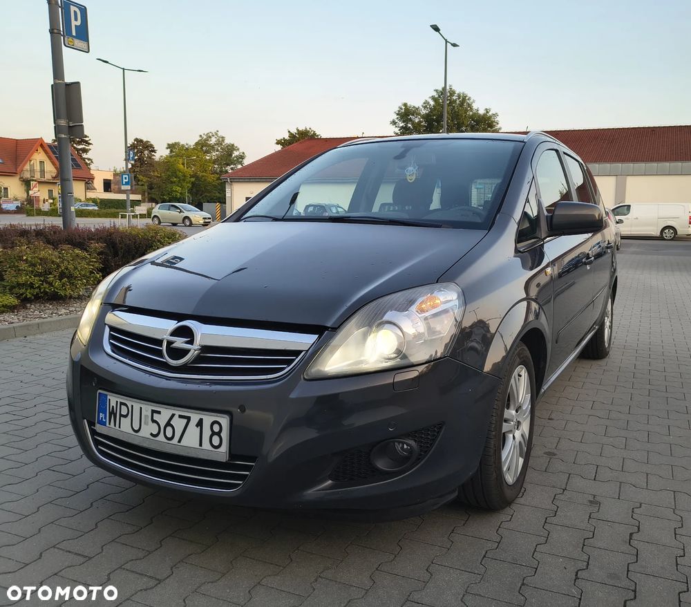 Opel Zafira 1.8 Cosmo EU5 - 1