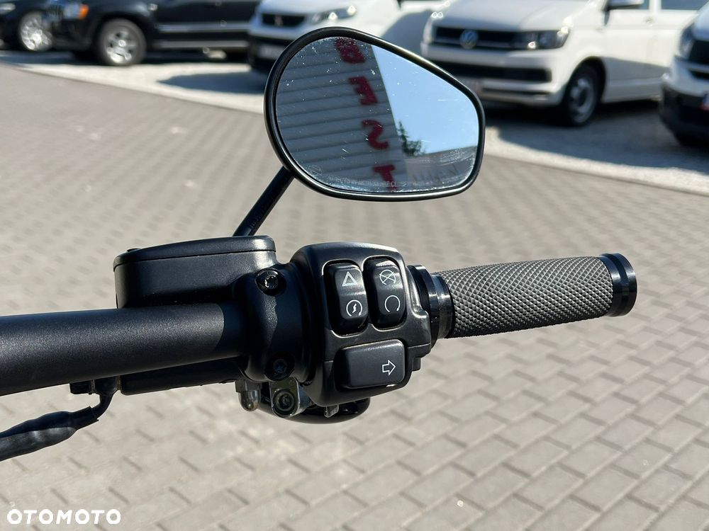 Harley-Davidson Softail Fat Bob - 19