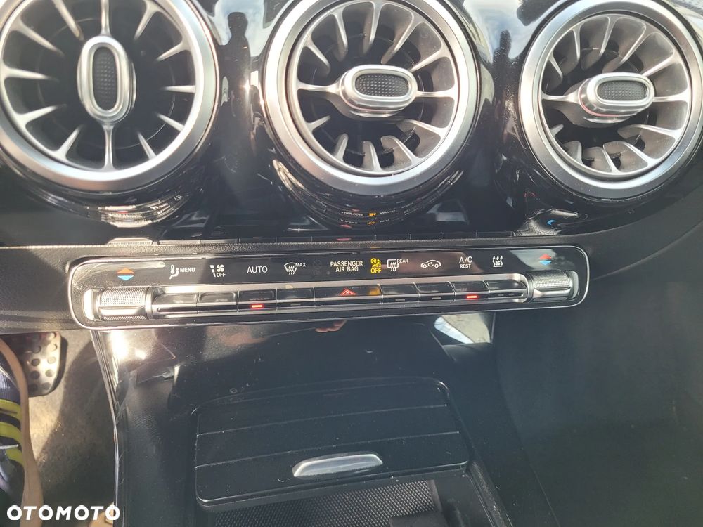 Mercedes-Benz CLA - 11
