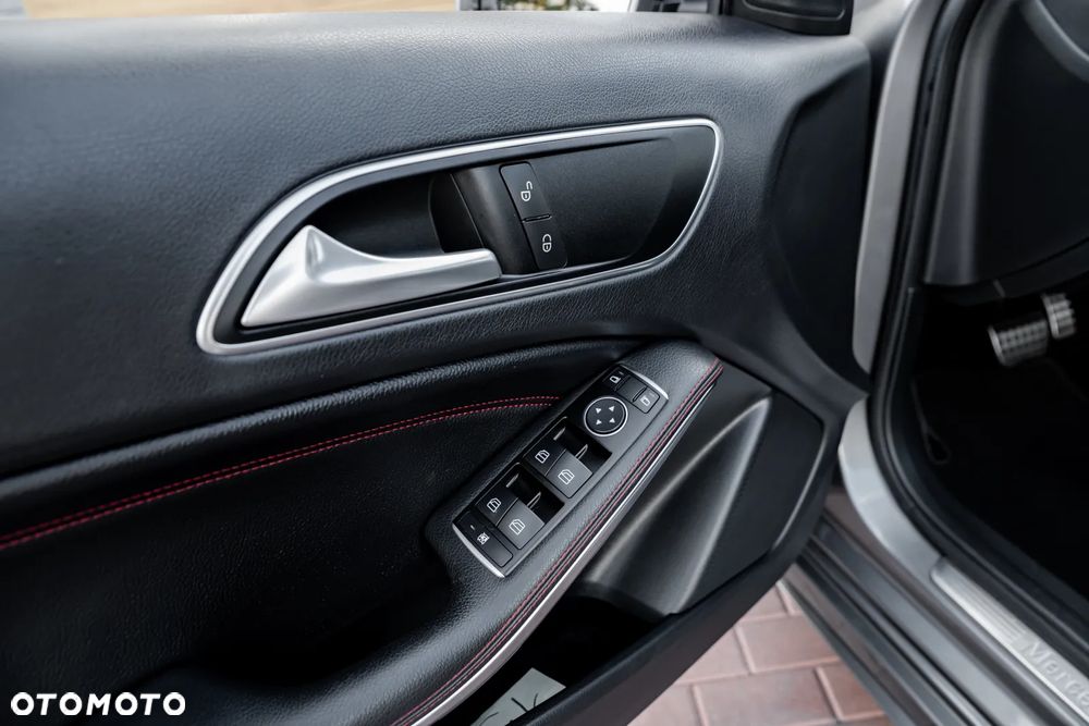Mercedes-Benz Klasa A 220 4Matic 7G-DCT AMG Line - 19
