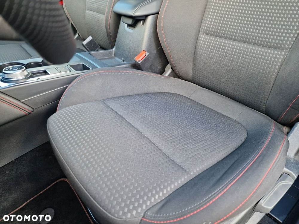 Ford Focus 1.5 EcoBlue STart-Stopp-System ST-LINE X - 17