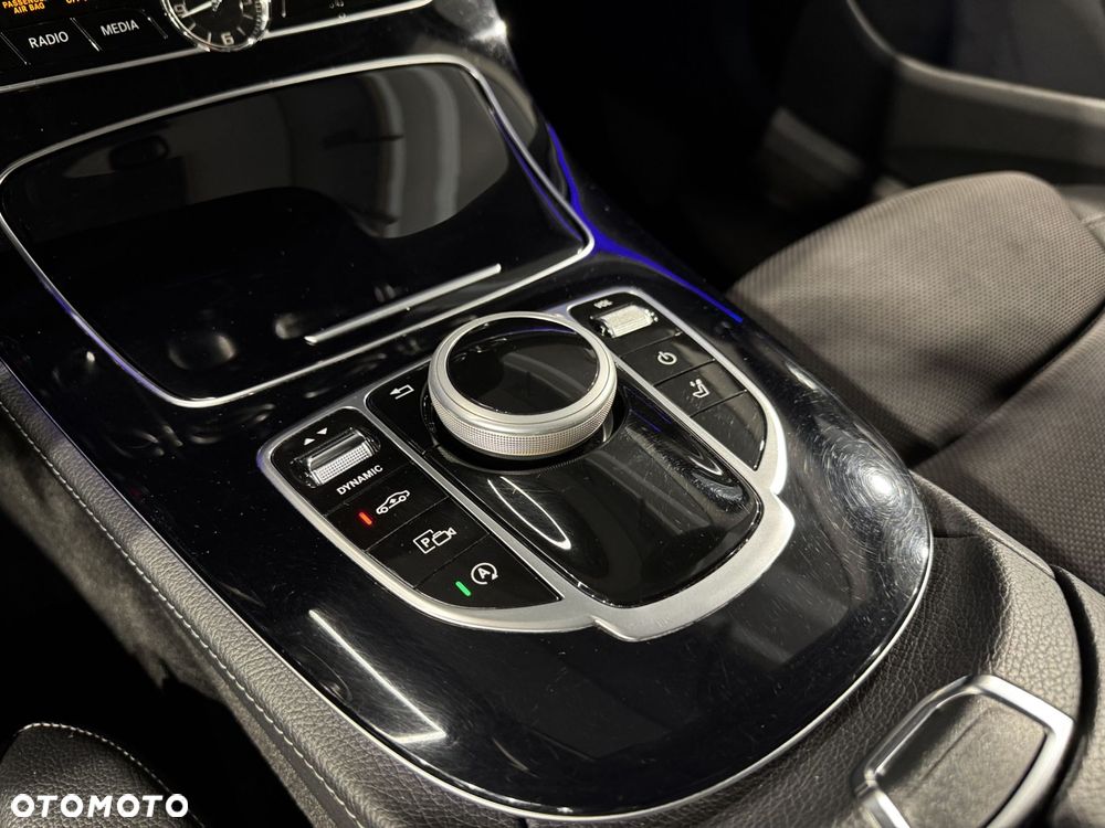 Mercedes-Benz Klasa E - 24