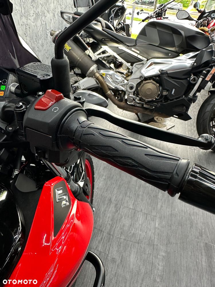 Suzuki GSX - 16