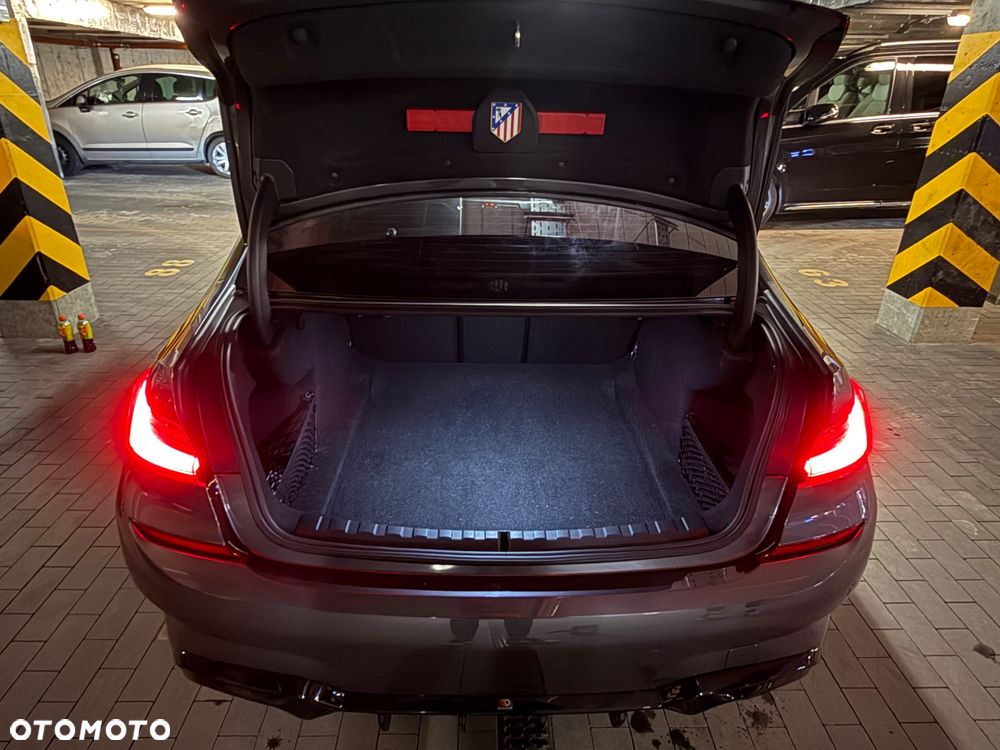 BMW Seria 3 318i M Sport - 32