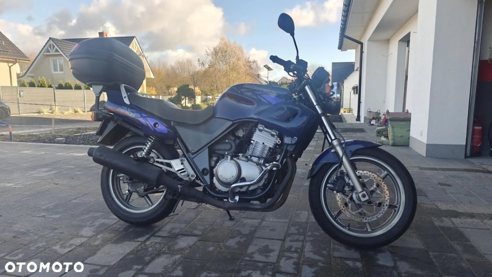 Honda CB - 2