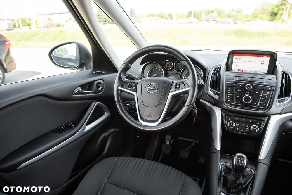 Opel Zafira - 25