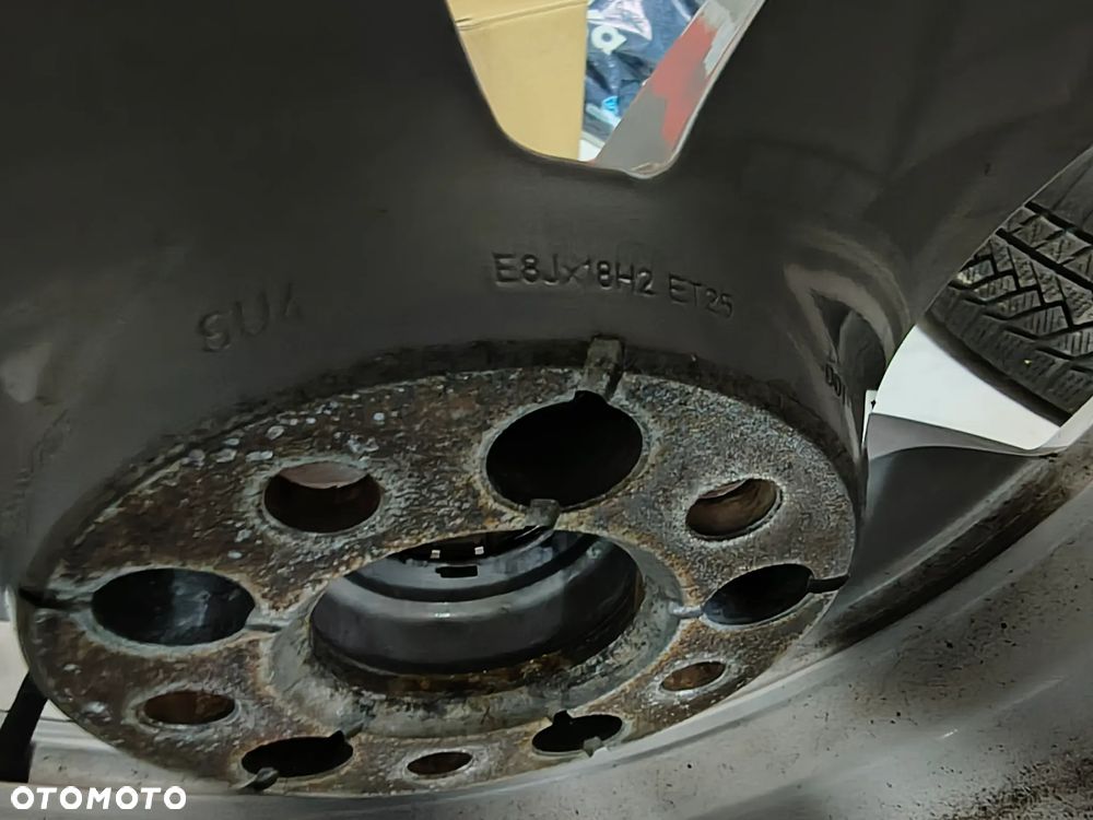 Felgi 18" z oponami  Audi Q7 4M0 601 025A - 5