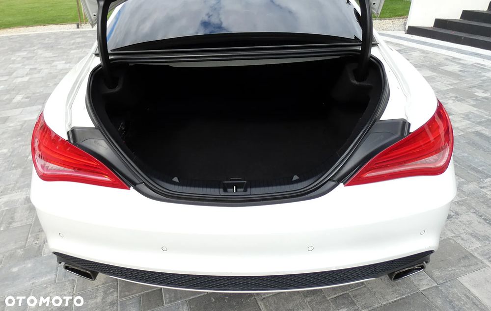 Mercedes-Benz CLA 200 7G-DCT AMG Line - 35