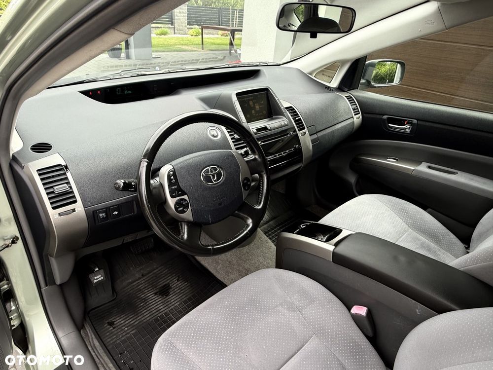 Toyota Prius 1.5 VVT-i Sol - 13
