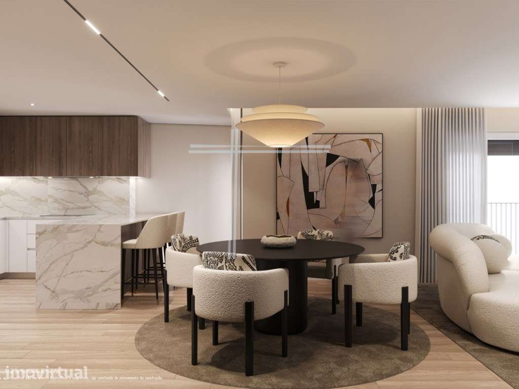 Apartamento T2 Duplex, com varanda e parqueamento - Feijó - Grande imagem: 2/14