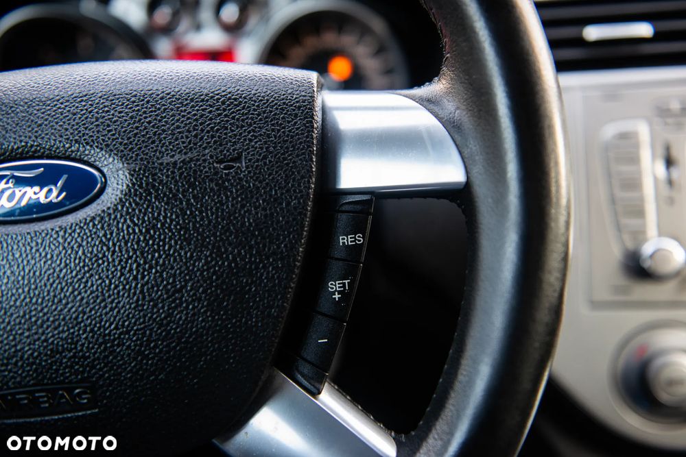 Ford Kuga 2.0 TDCi 4x4 Titanium - 38