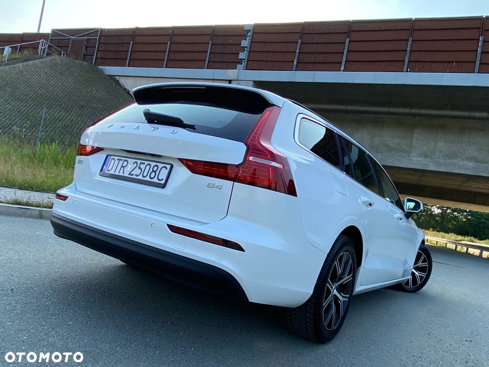 Volvo V60 B4 D Momentum Core - 36