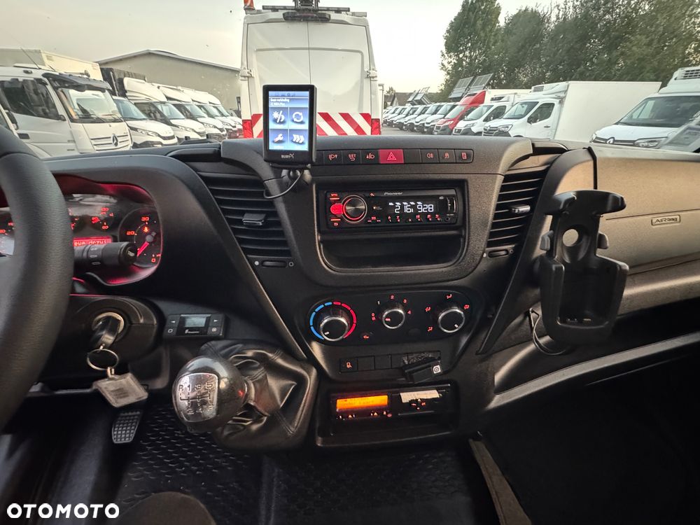 Iveco IVECO DAILY 50c15  DMC 3500 KG W OFERCIE OK 70 SZTUK FURGON KONTENER CHLODNIA WYWROT PODWOZIE DO ZABUDOWY 35c15 - 16