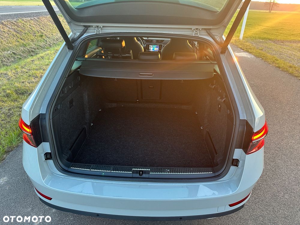 Skoda Superb 2.0 TDI SCR Sportline DSG - 11