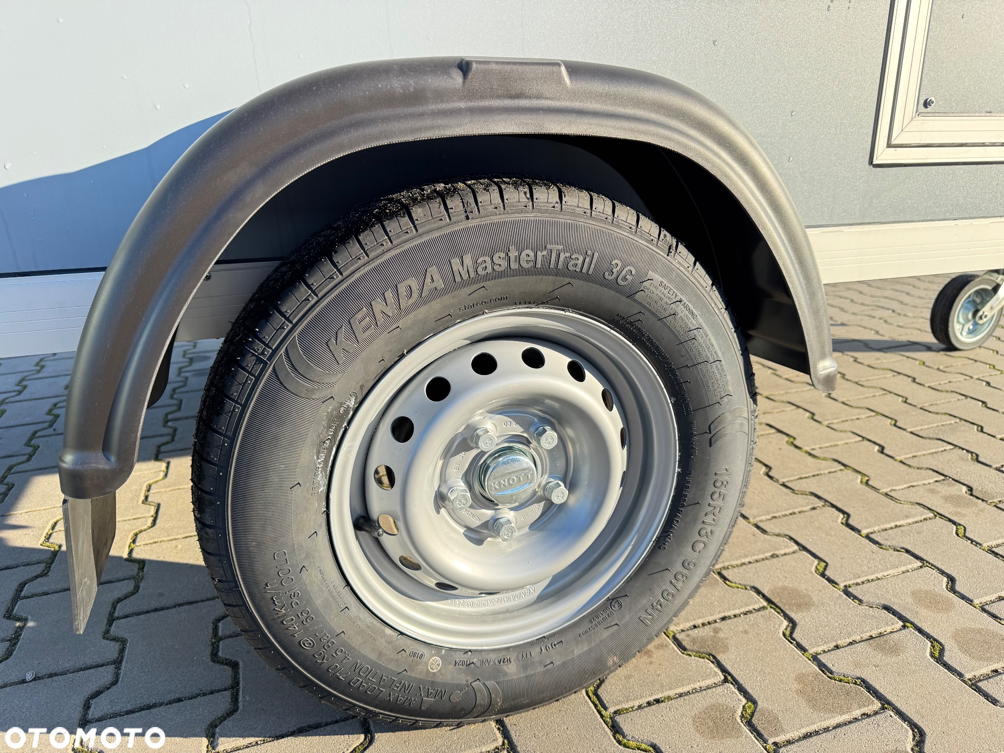 Debon C255 PPL | drzwi boczne / 255 x 125 cm / 1300kg DMC - 6