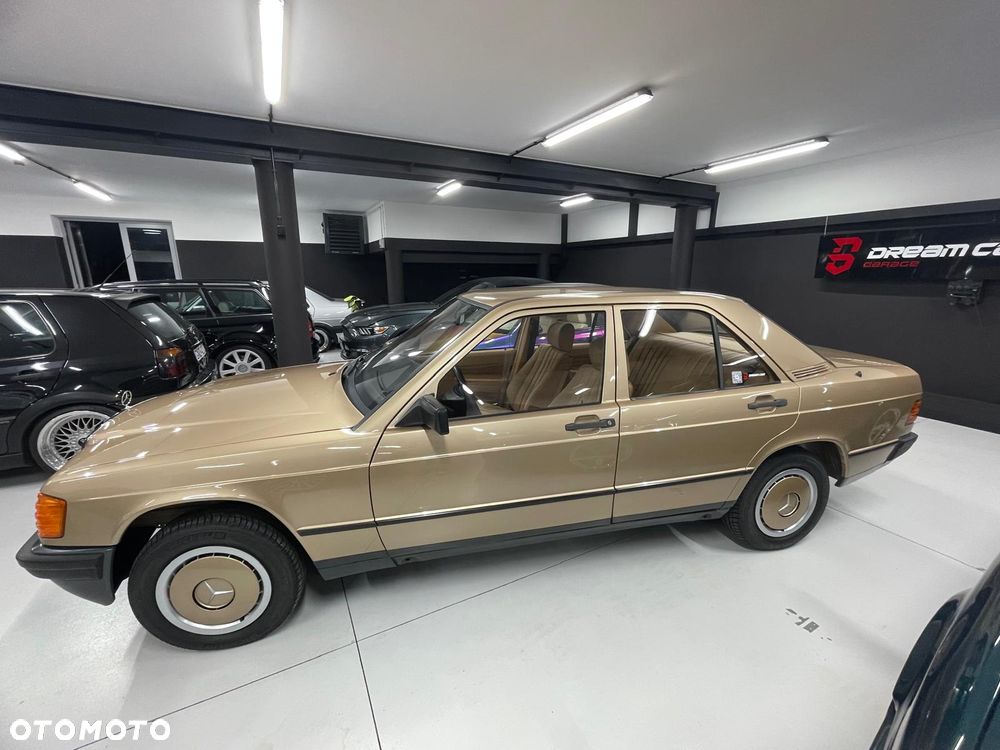 Mercedes-Benz W201 (190) - 5