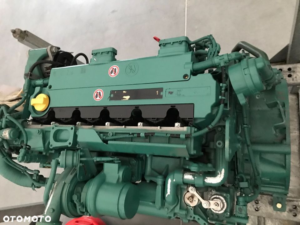 SILNIK VOLVO D6 300kW 6-cyl nowy 20000zł netto - 5