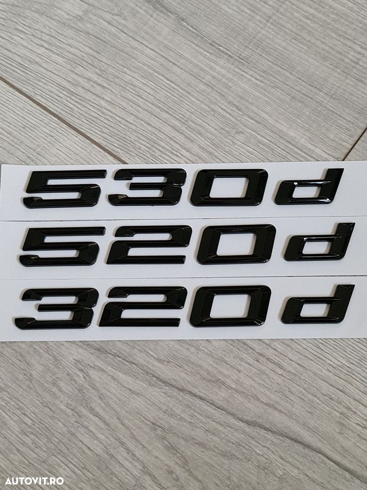 Emblema-Sigla-Logo-Spate-Neagra-Bmw-G20-G30-320-330-520-530-D-F30-F10 - 1