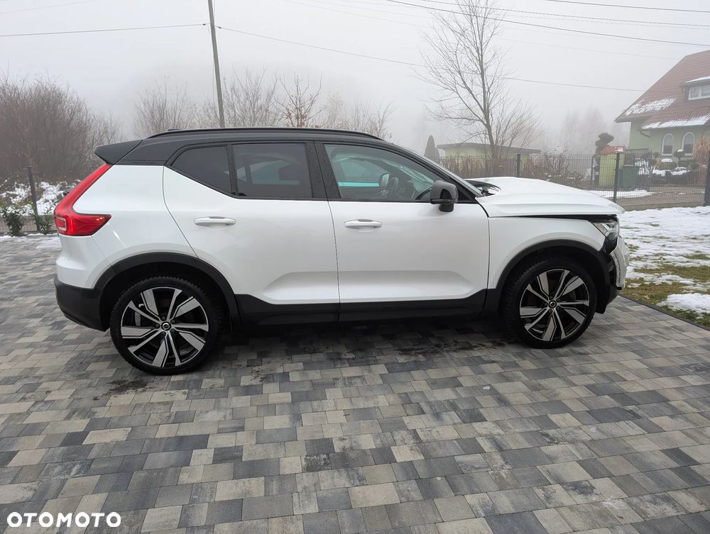 Volvo XC 40 82kWh P8 Recharge AWD Pro - 11