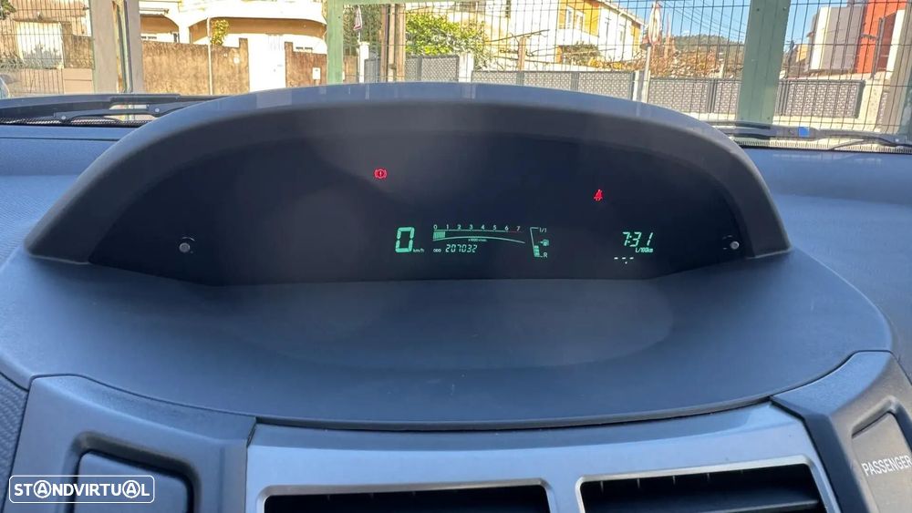 Toyota Yaris - 30