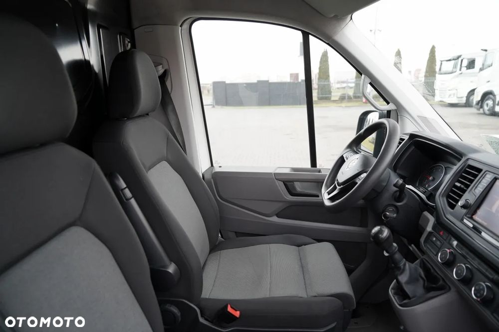 Volkswagen CRAFTER  / 2.0 D / FURGON BLASZAK / DMC: 3500 KG / 2018 ROK / SPROWADZONY / PO KONTRAKCIE SERWISOWYMN - 27