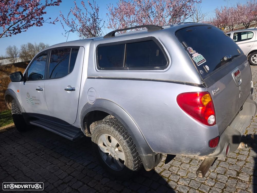 Mitsubishi L200 2.5 DI-D CD Invite AC+ABS - 6