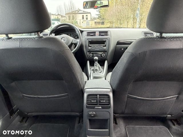 Volkswagen Jetta 1.2 TSI BlueMotion Technology - 11