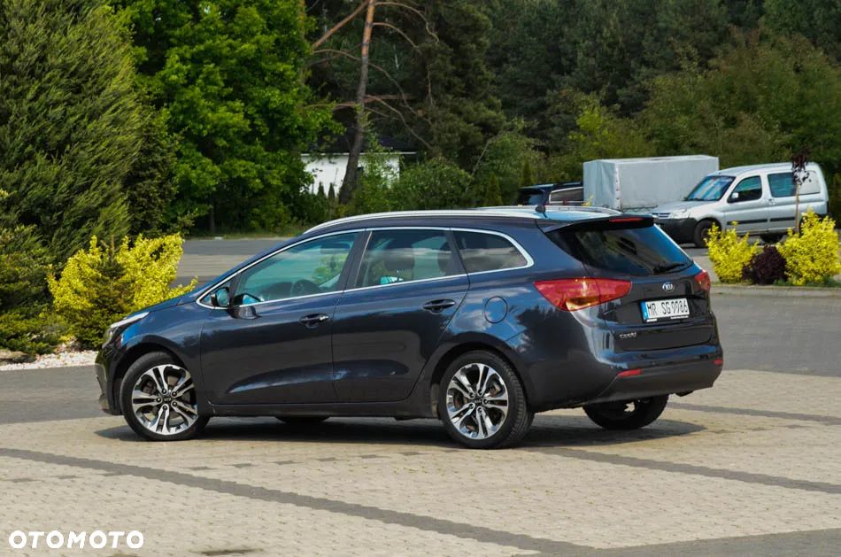 Kia Ceed 1.6 GDI SW Vision - 18