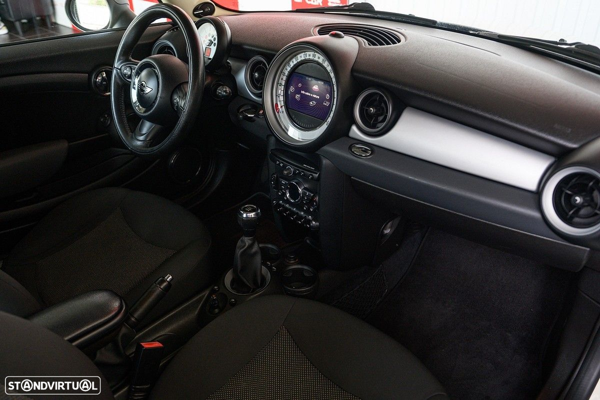 MINI 3 Portas Cooper D - 27