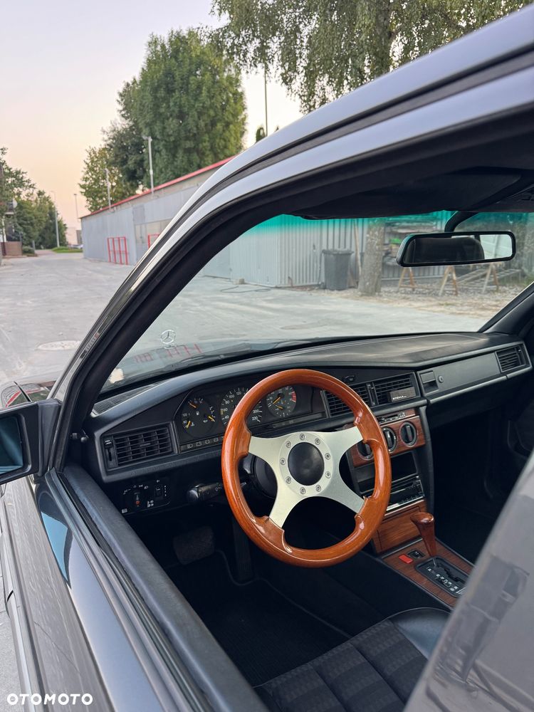 Mercedes-Benz W201 (190) - 5