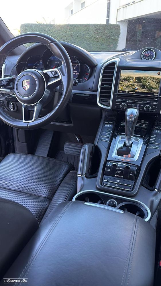 Porsche Cayenne Platinum Edition - 3