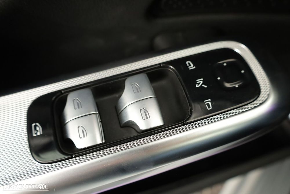 Mercedes-Benz E 300 de AMG Line - 19