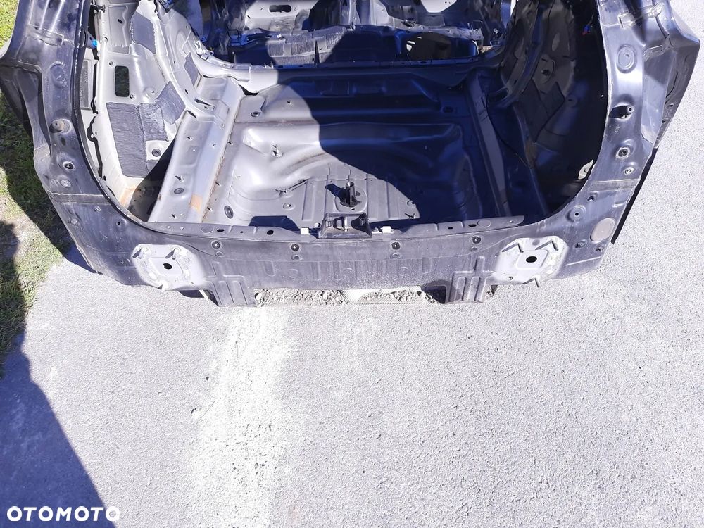 VOLVO V60 II KOMBI 19r. ĆWIARTKA TYŁ PRAWA BŁOTNIK