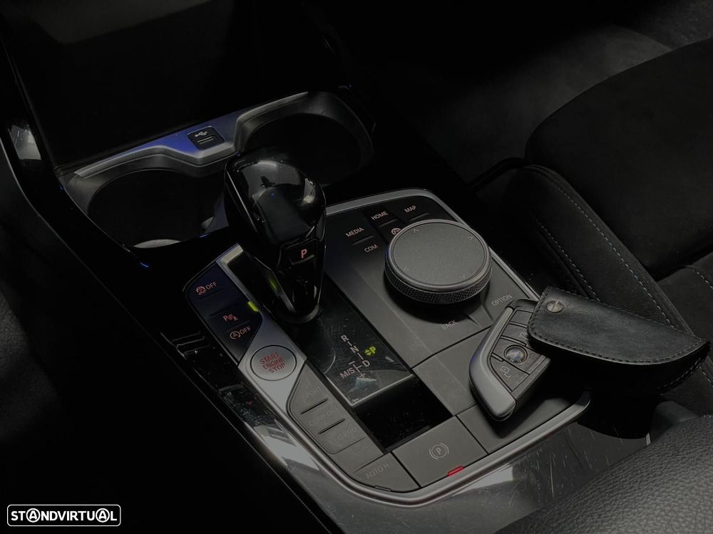 BMW M135i xDrive Pack Color Vision - 35