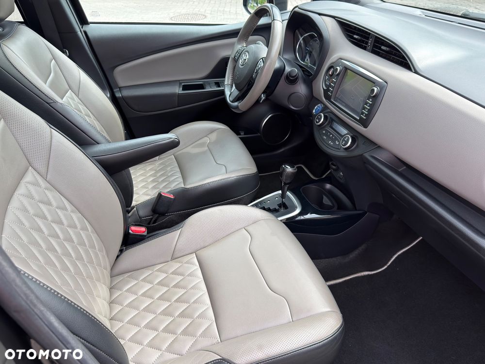 Toyota Yaris 1.5 VVT-i Selection - 8