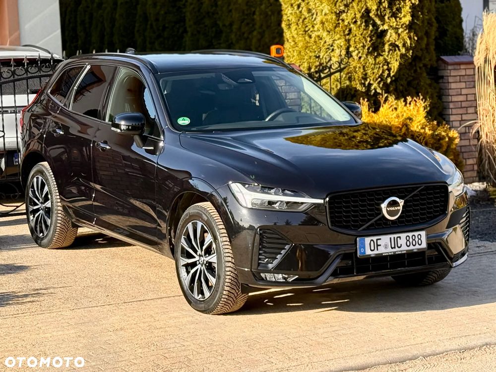 Volvo XC 60 B4 D AWD Geartronic Momentum Pro - 2