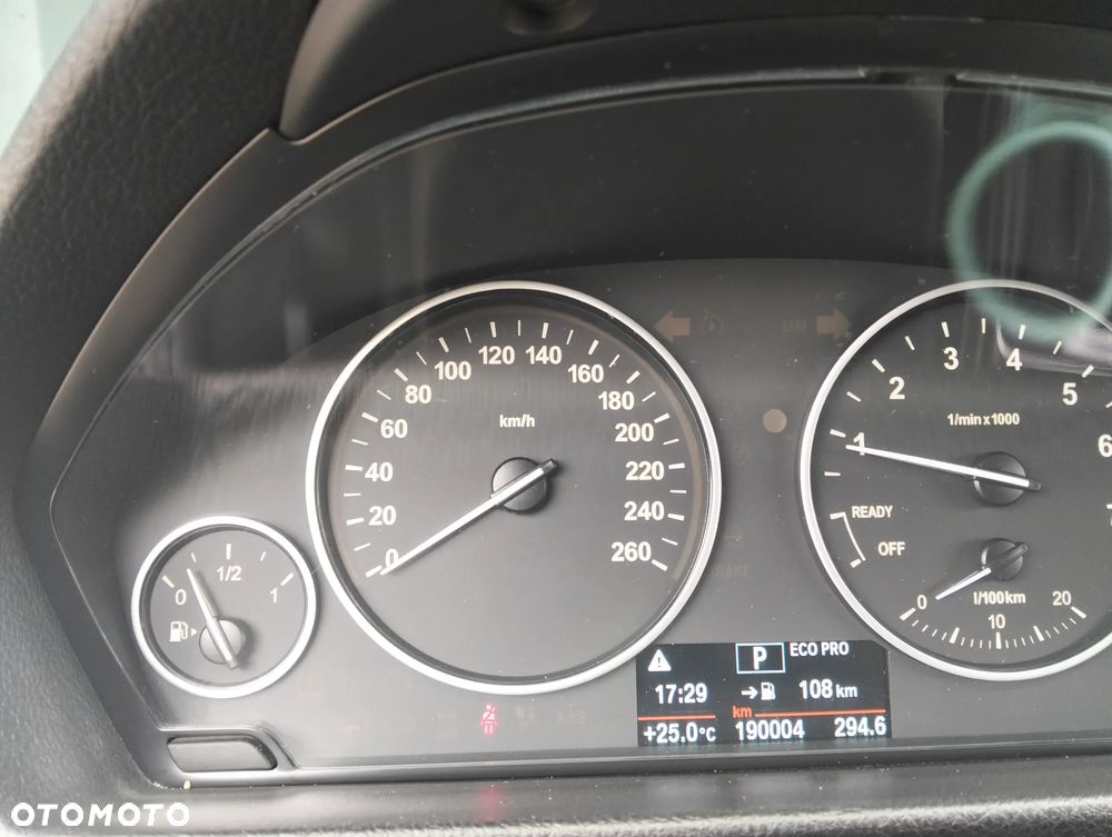 BMW Seria 3 320i Luxury Line - 22
