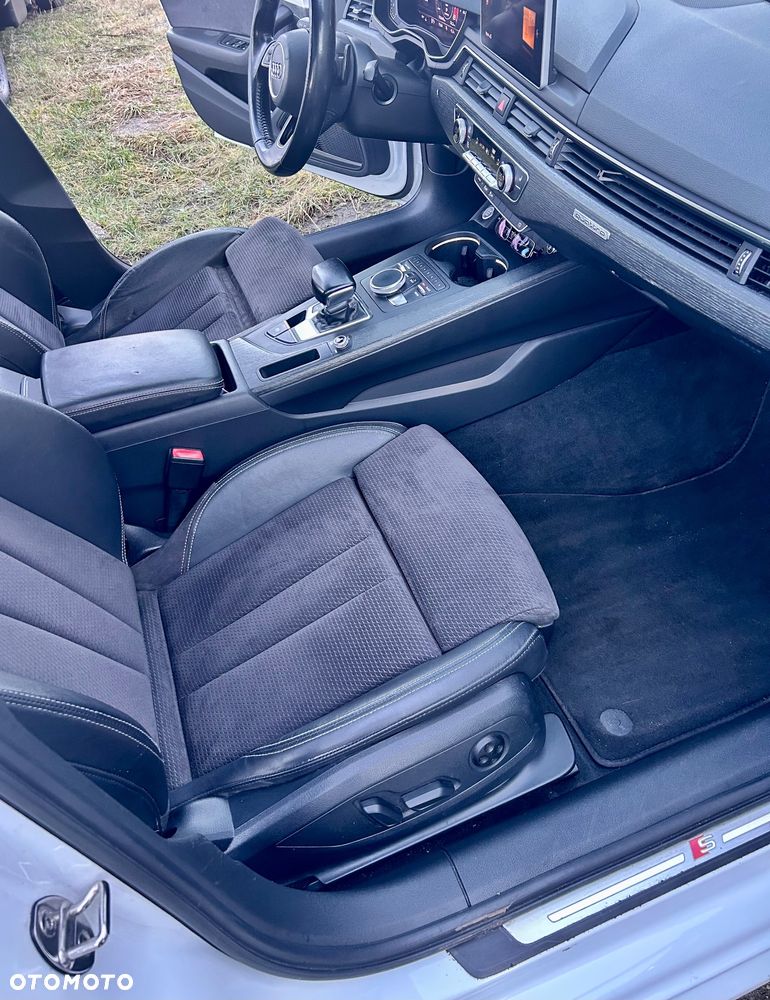 Audi A4 Limousine - 16